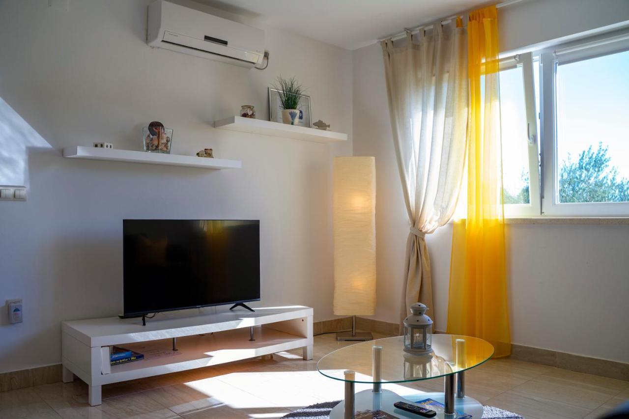 House Fidulic - Apartment The Lavender ลุมบาร์ดา ภายนอก รูปภาพ
