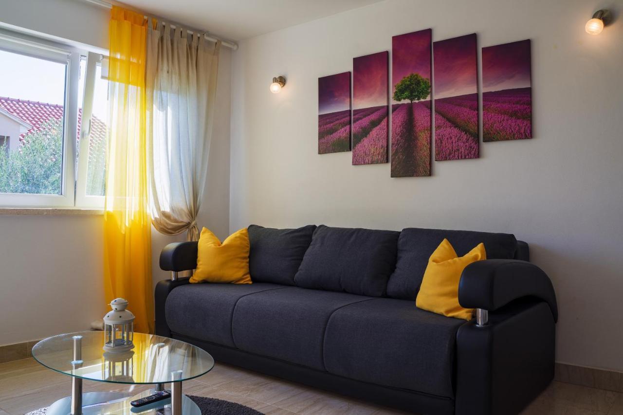 House Fidulic - Apartment The Lavender ลุมบาร์ดา ภายนอก รูปภาพ