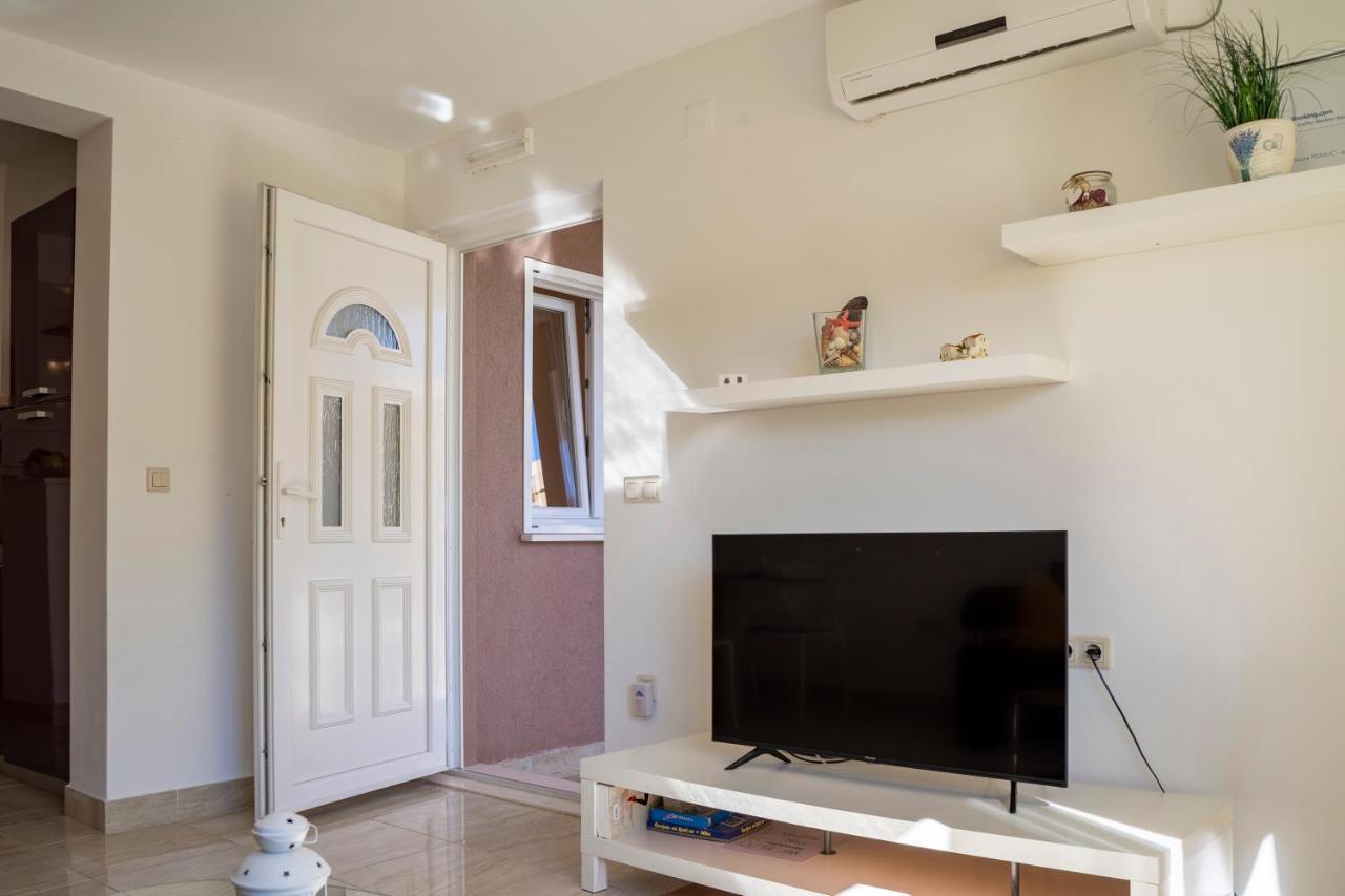 House Fidulic - Apartment The Lavender ลุมบาร์ดา ภายนอก รูปภาพ