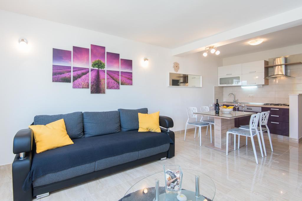 House Fidulic - Apartment The Lavender ลุมบาร์ดา ภายนอก รูปภาพ